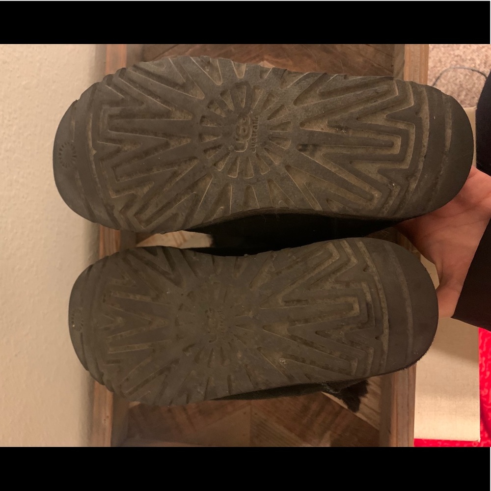 Three Button Bailey Uggs - image 7